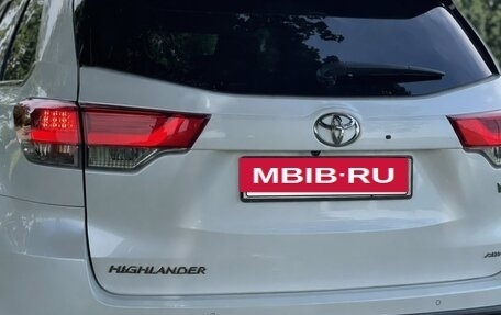 Toyota Highlander III, 2019 год, 4 340 000 рублей, 4 фотография