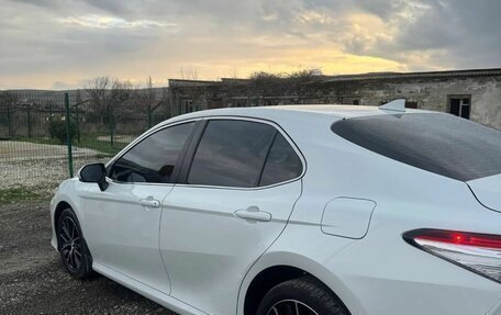 Toyota Camry, 2021 год, 2 700 000 рублей, 2 фотография