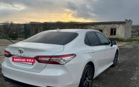 Toyota Camry, 2021 год, 2 700 000 рублей, 3 фотография