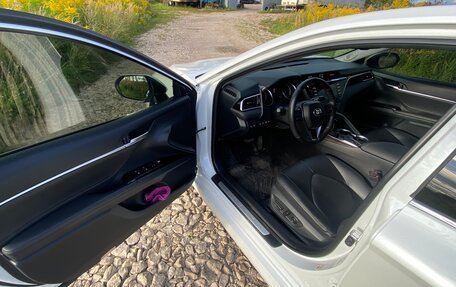 Toyota Camry, 2018 год, 2 200 000 рублей, 8 фотография