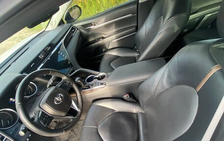 Toyota Camry, 2018 год, 2 200 000 рублей, 9 фотография