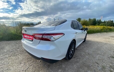 Toyota Camry, 2018 год, 2 200 000 рублей, 7 фотография