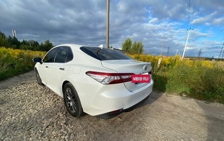 Toyota Camry, 2018 год, 2 200 000 рублей, 5 фотография
