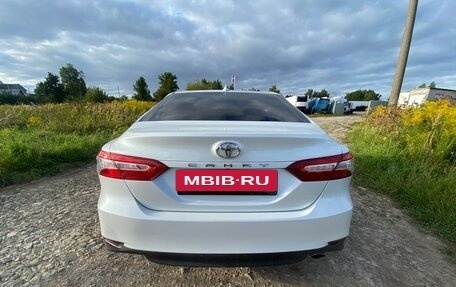 Toyota Camry, 2018 год, 2 200 000 рублей, 6 фотография