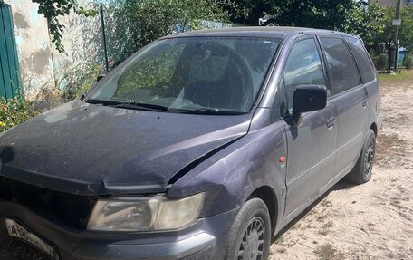 Mitsubishi Chariot III, 1998 год, 275 000 рублей, 2 фотография
