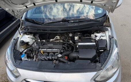 Hyundai Solaris II рестайлинг, 2011 год, 700 000 рублей, 7 фотография