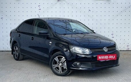Volkswagen Polo VI (EU Market), 2013 год, 800 000 рублей, 2 фотография