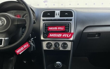 Volkswagen Polo VI (EU Market), 2013 год, 800 000 рублей, 16 фотография