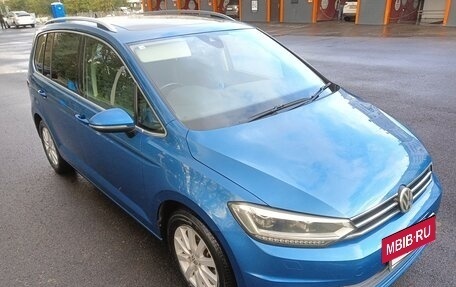 Volkswagen Touran III, 2016 год, 1 350 000 рублей, 2 фотография