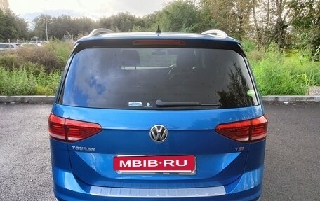 Volkswagen Touran III, 2016 год, 1 350 000 рублей, 4 фотография