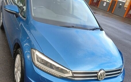 Volkswagen Touran III, 2016 год, 1 350 000 рублей, 9 фотография