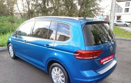 Volkswagen Touran III, 2016 год, 1 350 000 рублей, 7 фотография