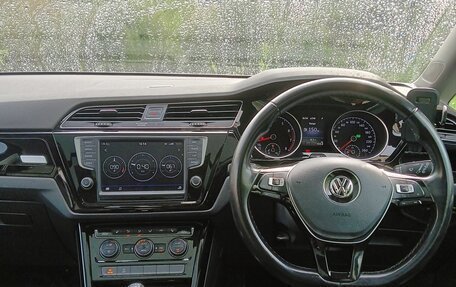 Volkswagen Touran III, 2016 год, 1 350 000 рублей, 17 фотография