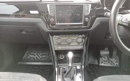Volkswagen Touran III, 2016 год, 1 350 000 рублей, 19 фотография