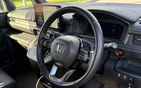 Honda Stepwgn, 2022 год, 2 880 000 рублей, 6 фотография