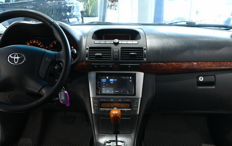 Toyota Avensis III рестайлинг, 2003 год, 675 000 рублей, 7 фотография