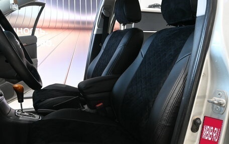 Toyota Avensis III рестайлинг, 2003 год, 675 000 рублей, 13 фотография