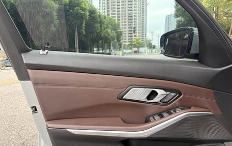 BMW 3 серия, 2022 год, 2 849 000 рублей, 10 фотография