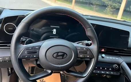 Hyundai Elantra, 2023 год, 1 900 000 рублей, 8 фотография
