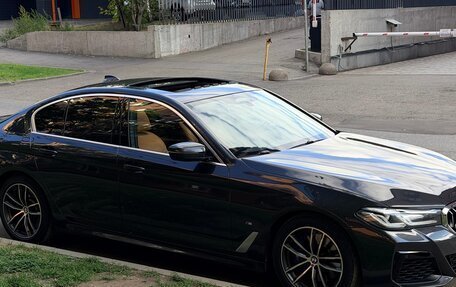 BMW 5 серия, 2022 год, 4 690 000 рублей, 2 фотография