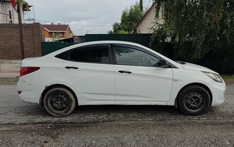 Hyundai Solaris II рестайлинг, 2014 год, 440 000 рублей, 3 фотография