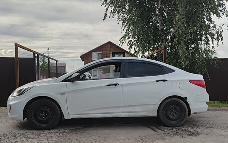 Hyundai Solaris II рестайлинг, 2014 год, 440 000 рублей, 2 фотография