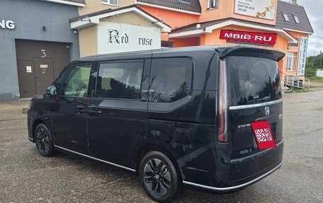 Honda Stepwgn, 2023 год, 3 300 000 рублей, 4 фотография