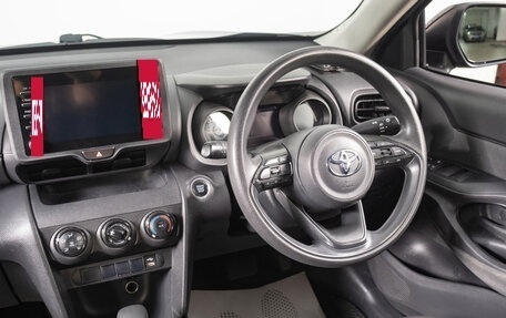 Toyota Yaris Cross, 2020 год, 2 099 000 рублей, 10 фотография