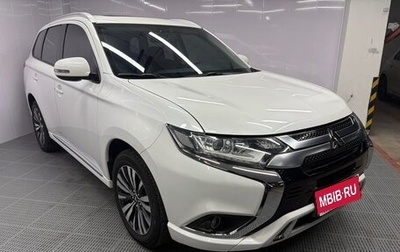 Mitsubishi Outlander III рестайлинг 3, 2022 год, 1 620 000 рублей, 1 фотография