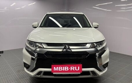 Mitsubishi Outlander III рестайлинг 3, 2022 год, 1 620 000 рублей, 2 фотография