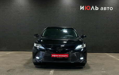 Toyota Camry, 2019 год, 3 300 000 рублей, 2 фотография