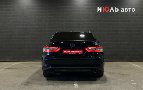 Toyota Camry, 2019 год, 3 300 000 рублей, 6 фотография