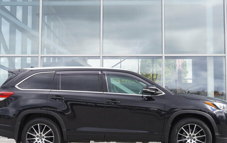 Toyota Highlander III, 2019 год, 3 899 000 рублей, 4 фотография