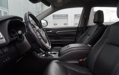 Toyota Highlander III, 2019 год, 3 899 000 рублей, 10 фотография