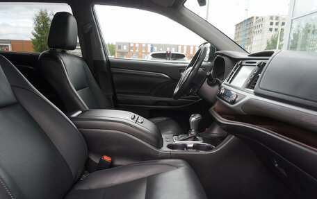 Toyota Highlander III, 2019 год, 3 899 000 рублей, 22 фотография