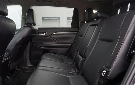 Toyota Highlander III, 2019 год, 3 899 000 рублей, 24 фотография