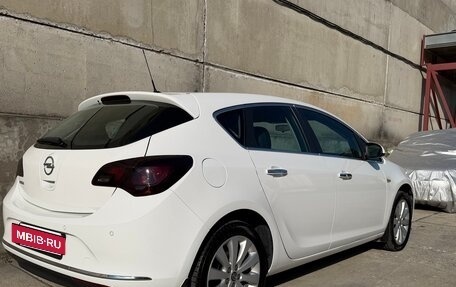 Opel Astra J, 2013 год, 1 050 000 рублей, 4 фотография