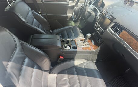 Volkswagen Touareg III, 2012 год, 1 800 000 рублей, 3 фотография
