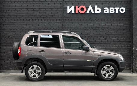 Chevrolet Niva I рестайлинг, 2017 год, 680 000 рублей, 8 фотография