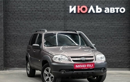 Chevrolet Niva I рестайлинг, 2017 год, 680 000 рублей, 3 фотография