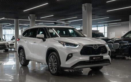 Toyota Highlander, 2025 год, 5 500 000 рублей, 2 фотография