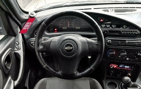 Chevrolet Niva I рестайлинг, 2017 год, 680 000 рублей, 11 фотография