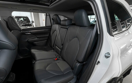 Toyota Highlander, 2025 год, 5 500 000 рублей, 14 фотография
