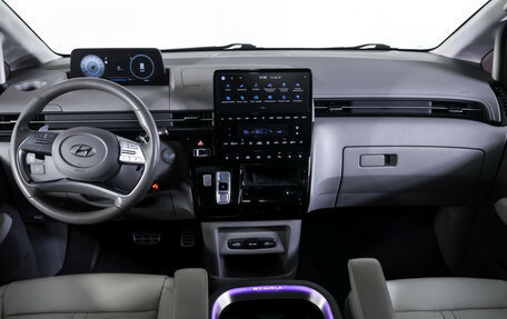 Hyundai Staria, 2021 год, 5 390 000 рублей, 14 фотография