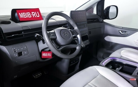 Hyundai Staria, 2021 год, 5 390 000 рублей, 17 фотография
