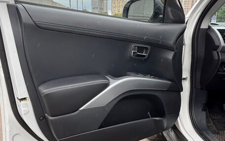 Mitsubishi Outlander III рестайлинг 3, 2012 год, 1 600 000 рублей, 11 фотография