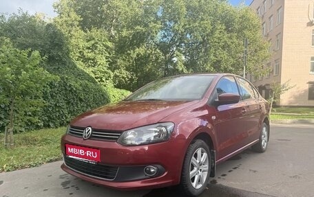 Volkswagen Polo VI (EU Market), 2013 год, 1 100 000 рублей, 1 фотография