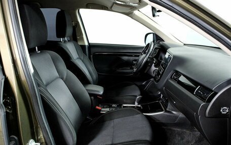 Mitsubishi Outlander III рестайлинг 3, 2018 год, 1 675 000 рублей, 20 фотография
