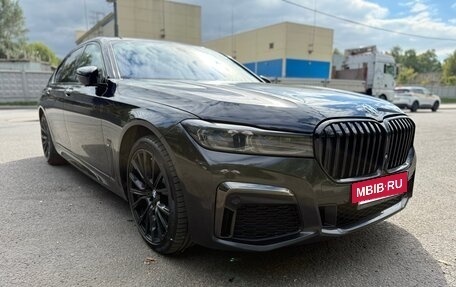 BMW 7 серия, 2019 год, 4 600 000 рублей, 15 фотография