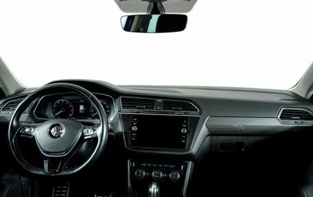 Volkswagen Tiguan II, 2018 год, 1 998 000 рублей, 16 фотография
